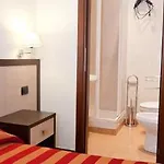 فندق مبيت وإفطار Clarian 3*
